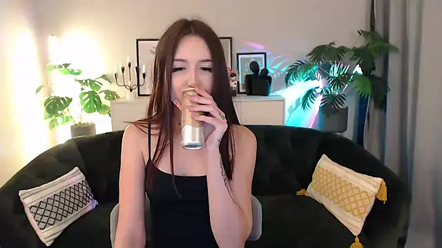 Snapshot of BlackEyesGirl chatting on November 14, 2025, 6:39 am BlackEyesGirl online show from November 14, 2025, 6:39 am