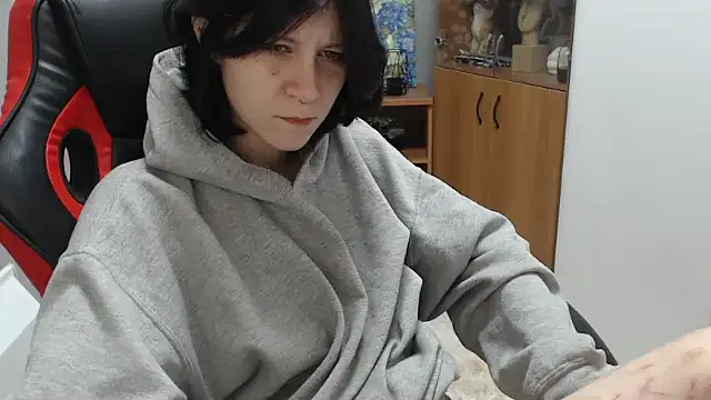 Snapshot of TinaQuiin chatting on September 26, 2025, 8:10 am TinaQuiin online show from September 26, 2025, 8:10 am