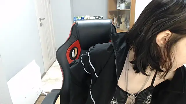 Snapshot of TinaQuiin chatting on November 24, 2025, 8:58 am TinaQuiin online show from November 24, 2025, 8:58 am