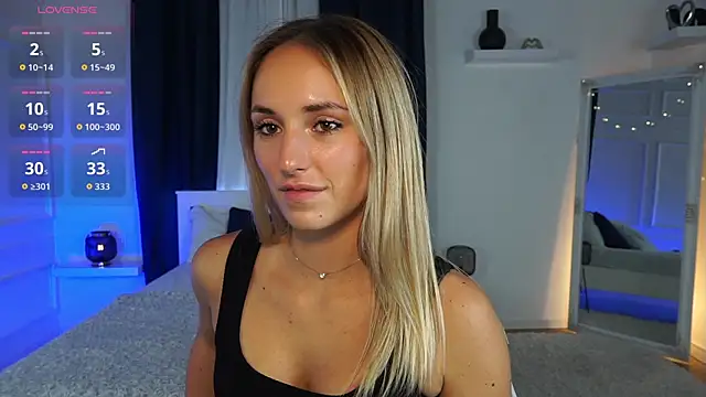 LenaaStar online show from November 4, 2025, 3:38 pm