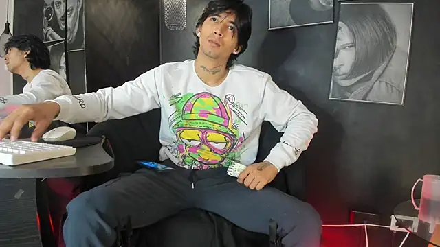 Snapshot of jett_savage chatting on November 26, 2025, 1:55 pm jett savage online show from November 26, 2025, 1:55 pm