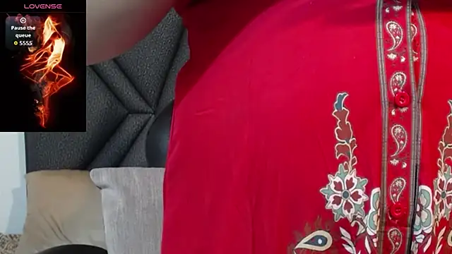 IndraKaur  online show from November 8, 2025, 1:03 pm