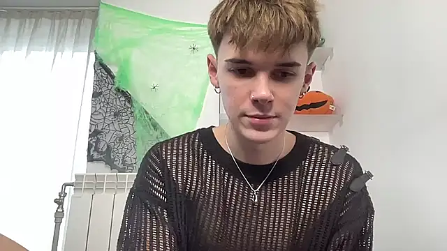 Snapshot of Milk_Guy chatting on October 29, 2025, 1:21 pm Milk Guy online show from October 29, 2025, 1:21 pm