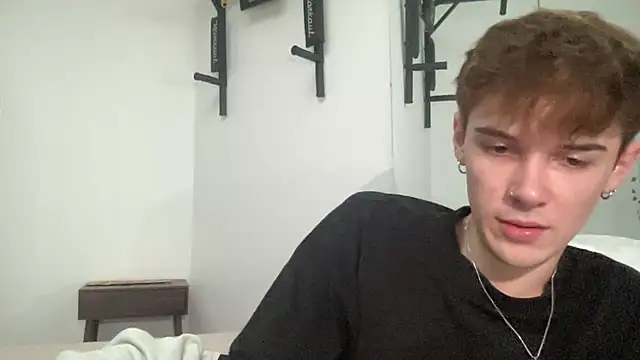 Snapshot of Milk_Guy chatting on December 4, 2025, 12:48 pm Milk Guy online show from December 4, 2025, 12:48 pm