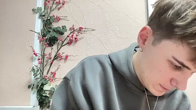 Snapshot of Milk_Guy chatting on November 13, 2025, 3:38 pm Milk Guy online show from November 13, 2025, 3:38 pm