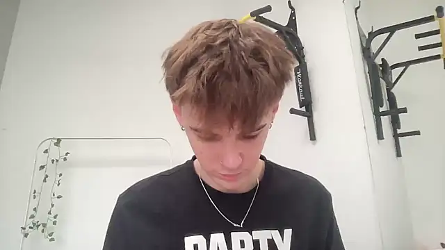 Snapshot of Milk_Guy chatting on December 15, 2025, 12:22 pm Milk Guy online show from December 15, 2025, 12:22 pm