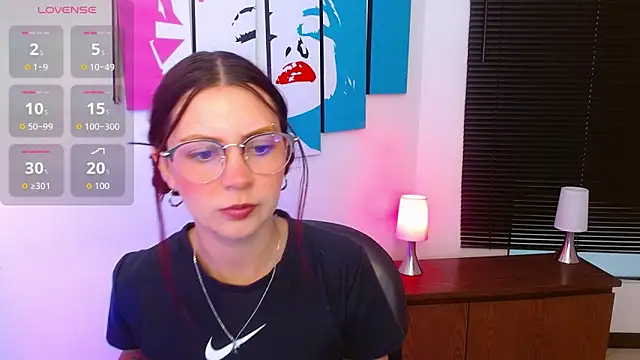 Snapshot of AlanaGarcia19 chatting on October 21, 2025, 11:42 am AlanaGarcia19 online show from October 21, 2025, 11:42 am