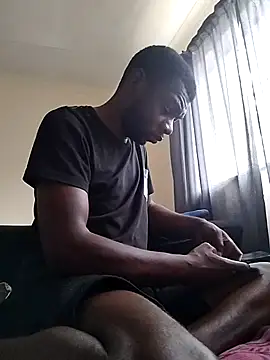 Snapshot of TmanZim2025 chatting on October 7, 2025, 8:37 am TmanZim2025 online show from October 7, 2025, 8:37 am