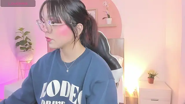 Clara Luu online show from May 23, 2026, 2:54 am