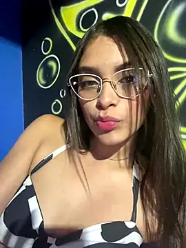 Snapshot of Hannacooper3 chatting on December 3, 2025, 3:51 am Hannacooper3 online show from December 3, 2025, 3:51 am