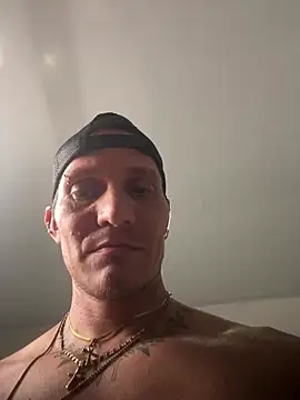 Dixonykaty online show from April 1, 2026, 3:52 am