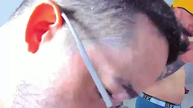 Snapshot of Hunter_Hoott chatting on October 28, 2025, 2:34 am Hunter Hoott online show from October 28, 2025, 2:34 am