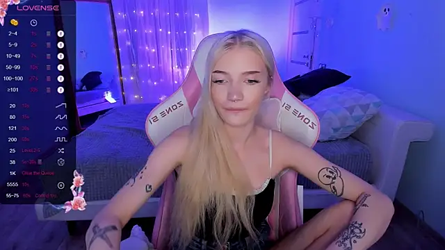 Snapshot of AnyaTaylor_ chatting on November 23, 2025, 2:10 am AnyaTaylor online show from November 23, 2025, 2:10 am