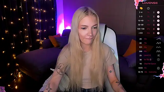 Snapshot of AnyaTaylor_ chatting on November 21, 2025, 3:05 am AnyaTaylor online show from November 21, 2025, 3:05 am