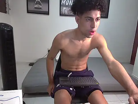 Dollarhot30 online show from October 28, 2025, 2:01 am