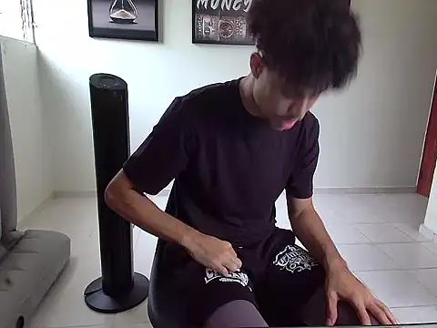 Dollarhot30 online show from February 2, 2026, 7:35 pm