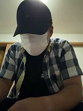 Snapshot of daikimaeda chatting on September 22, 2025, 1:28 pm daikimaeda online show from September 22, 2025, 1:28 pm