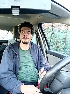 twitshe online show from November 7, 2025, 2:21 pm