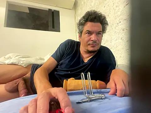 twitshe online show from October 30, 2025, 12:31 am