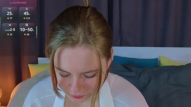 Snapshot of JulietteRain chatting on November 3, 2025, 5:16 pm JulietteRain online show from November 3, 2025, 5:16 pm