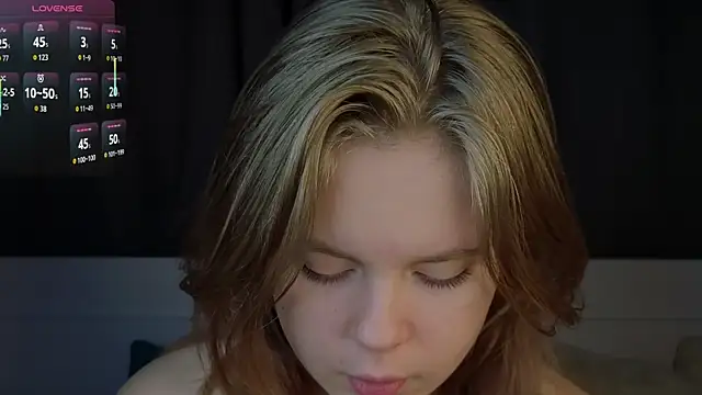 Snapshot of JulietteRain chatting on December 15, 2025, 5:41 pm JulietteRain online show from December 15, 2025, 5:41 pm