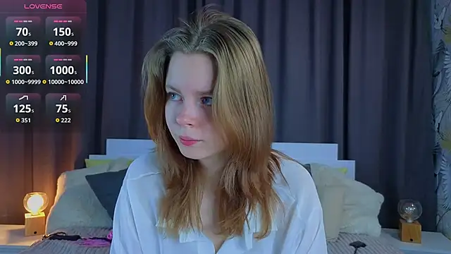 Snapshot of JulietteRain chatting on November 2, 2025, 4:34 pm JulietteRain online show from November 2, 2025, 4:34 pm