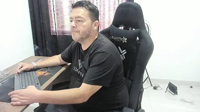 Snapshot of massimo_dannger chatting on October 16, 2025, 3:20 pm massimo dannger online show from October 16, 2025, 3:20 pm