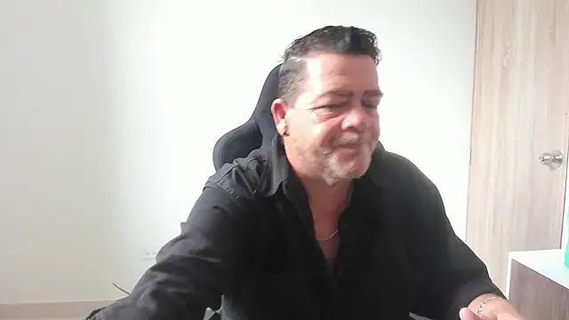 Snapshot of massimo_dannger chatting on October 21, 2025, 7:35 pm massimo dannger online show from October 21, 2025, 7:35 pm