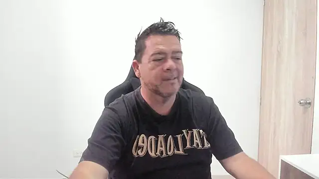 Snapshot of massimo_dannger chatting on October 23, 2025, 12:59 pm massimo dannger online show from October 23, 2025, 12:59 pm