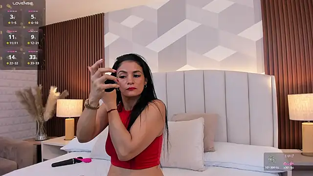 Mommy Naughty online show from October 29, 2025, 11:09 am