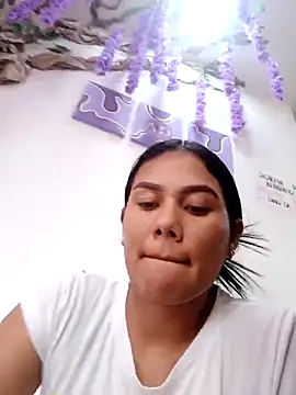 Snapshot of burbuja02 chatting on October 1, 2025, 7:07 pm burbuja02 online show from October 1, 2025, 7:07 pm