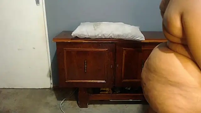 SEXYHUGEASS21 online show from December 19, 2025, 4:53 pm