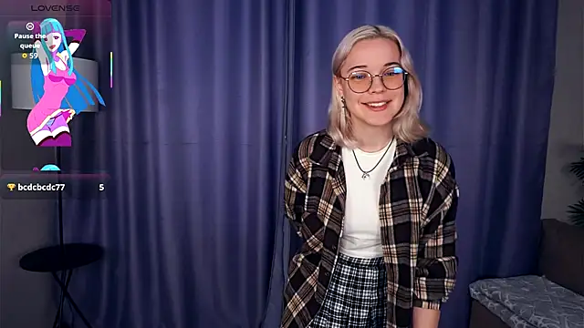 Snapshot of EdaKirkIin chatting on November 23, 2025, 6:34 am EdaKirkIin online show from November 23, 2025, 6:34 am