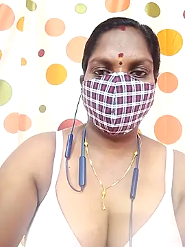 Snapshot of Tamil_Abinaya chatting on May 6, 2026, 2:04 am Tamil Abinaya online show from May 6, 2026, 2:04 am