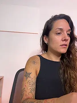 Sophia House  online show from March 25, 2026, 1:06 am