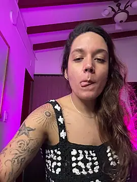 Sophia House  online show from November 7, 2025, 11:52 pm