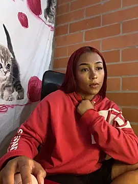 Snapshot of kitty_moon1 chatting on September 30, 2025, 6:36 pm kitty moon1 online show from September 30, 2025, 6:36 pm