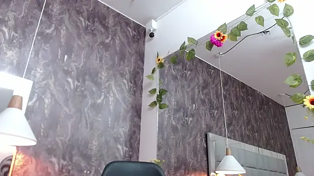 Snapshot of merlyaluna chatting on April 6, 2026, 4:30 pm merlyaluna online show from April 6, 2026, 4:30 pm