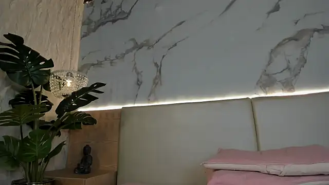 Snapshot of Celeste-Evanns chatting on November 17, 2025, 8:13 pm Celeste-Evanns online show from November 17, 2025, 8:13 pm