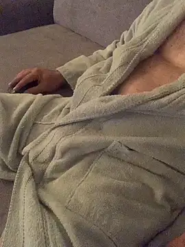 BurcuMertizmir online show from November 1, 2025, 10:14 pm