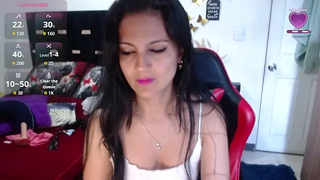 Snapshot of BasmaHernandez chatting on November 13, 2025, 1:04 pm BasmaHernandez online show from November 13, 2025, 1:04 pm