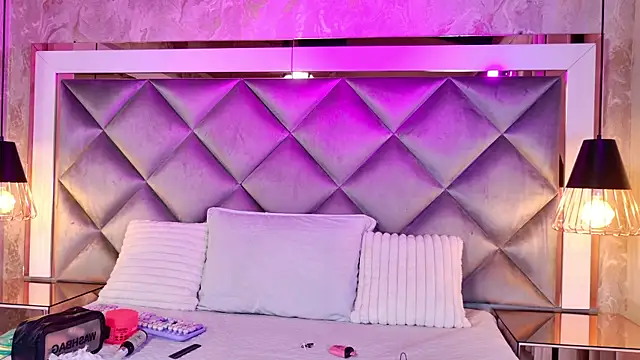 Snapshot of gemma_sm chatting on November 25, 2025, 3:18 am gemma sm online show from November 25, 2025, 3:18 am