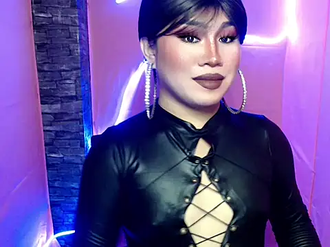 Snapshot of pretty_lassy chatting on November 3, 2025, 11:14 am pretty lassy online show from November 3, 2025, 11:14 am