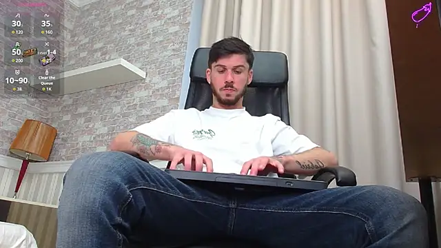 Snapshot of JonahShaw chatting on November 8, 2025, 5:22 am JonahShaw online show from November 8, 2025, 5:22 am