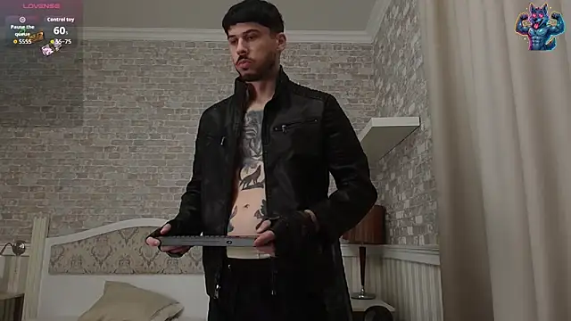 Snapshot of JonahShaw chatting on October 22, 2025, 4:34 am JonahShaw online show from October 22, 2025, 4:34 am