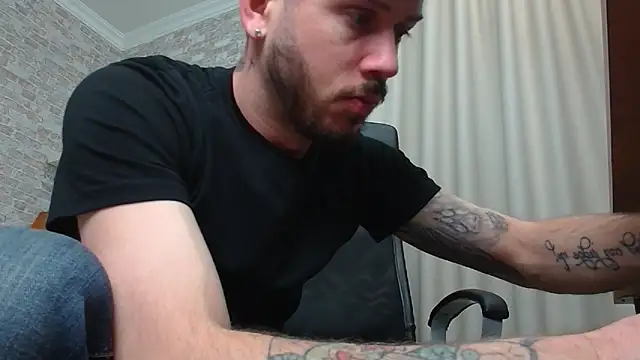 Snapshot of JonahShaw chatting on November 9, 2025, 5:11 am JonahShaw online show from November 9, 2025, 5:11 am