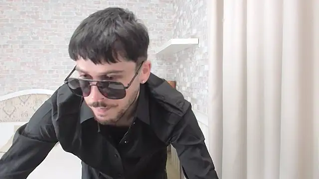 Snapshot of JonahShaw chatting on October 24, 2025, 4:22 am JonahShaw online show from October 24, 2025, 4:22 am