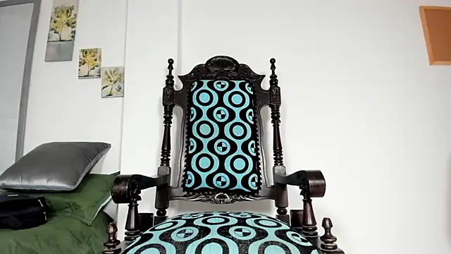 tyler twink boy online show from March 25, 2026, 1:43 pm