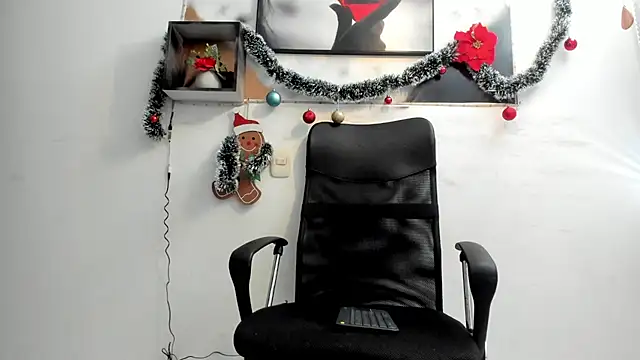 tyler twink boy online show from December 22, 2025, 1:22 pm