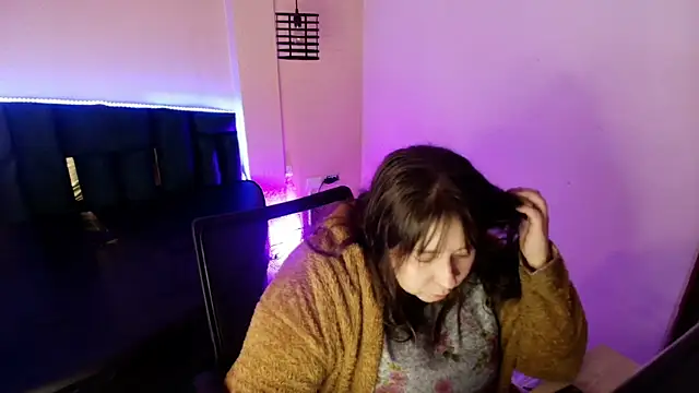 Snapshot of _Emily_rosee_ chatting on December 1, 2025, 11:22 am Emily rosee online show from December 1, 2025, 11:22 am